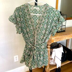 Max Studio flutter sleeve blouse with tie front.